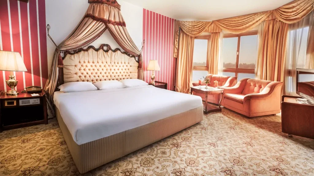 الفندق بيراميزا إيزيس الأقصر - الأقصر